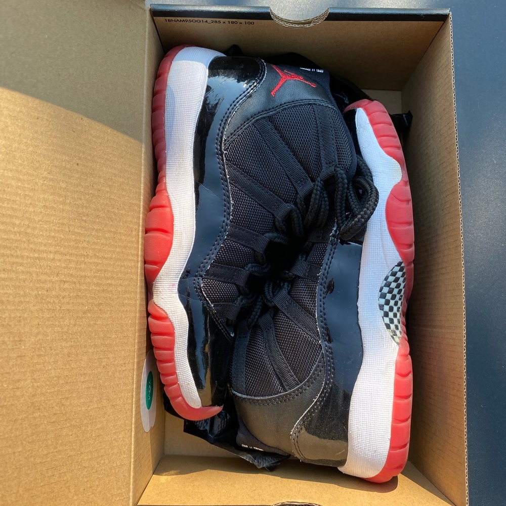 Jordan 11 Retro ( grade school)